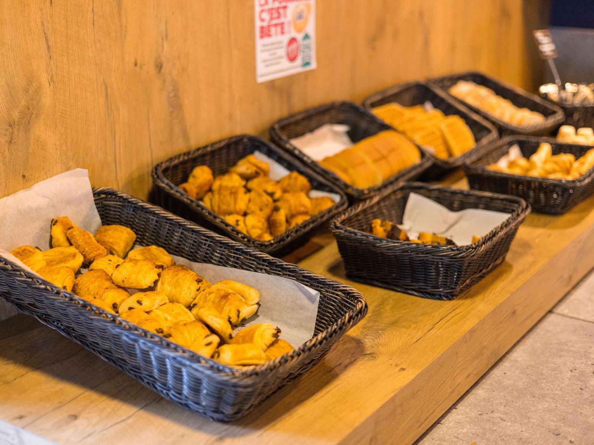 巴黎西部伊西莱穆利诺宜必思快捷酒店 外观 照片